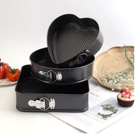 Set 3 Tăvi pentru Tort cu Fund Detașabil – Forme Rotundă, Pătrată și Inimă (24/26/28 cm), Antiaderente, pentru Cheesecake, Pandișpan și Prăjituri