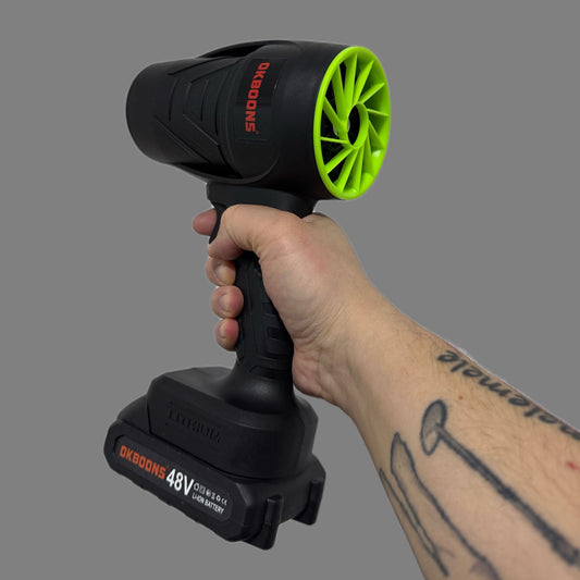 Suflanta aer profesionala portabila, indepartare apa, praf si zapada, 555 metri cubi negru, cu 2 acumulatori 48V + Acumulator Universal 48V